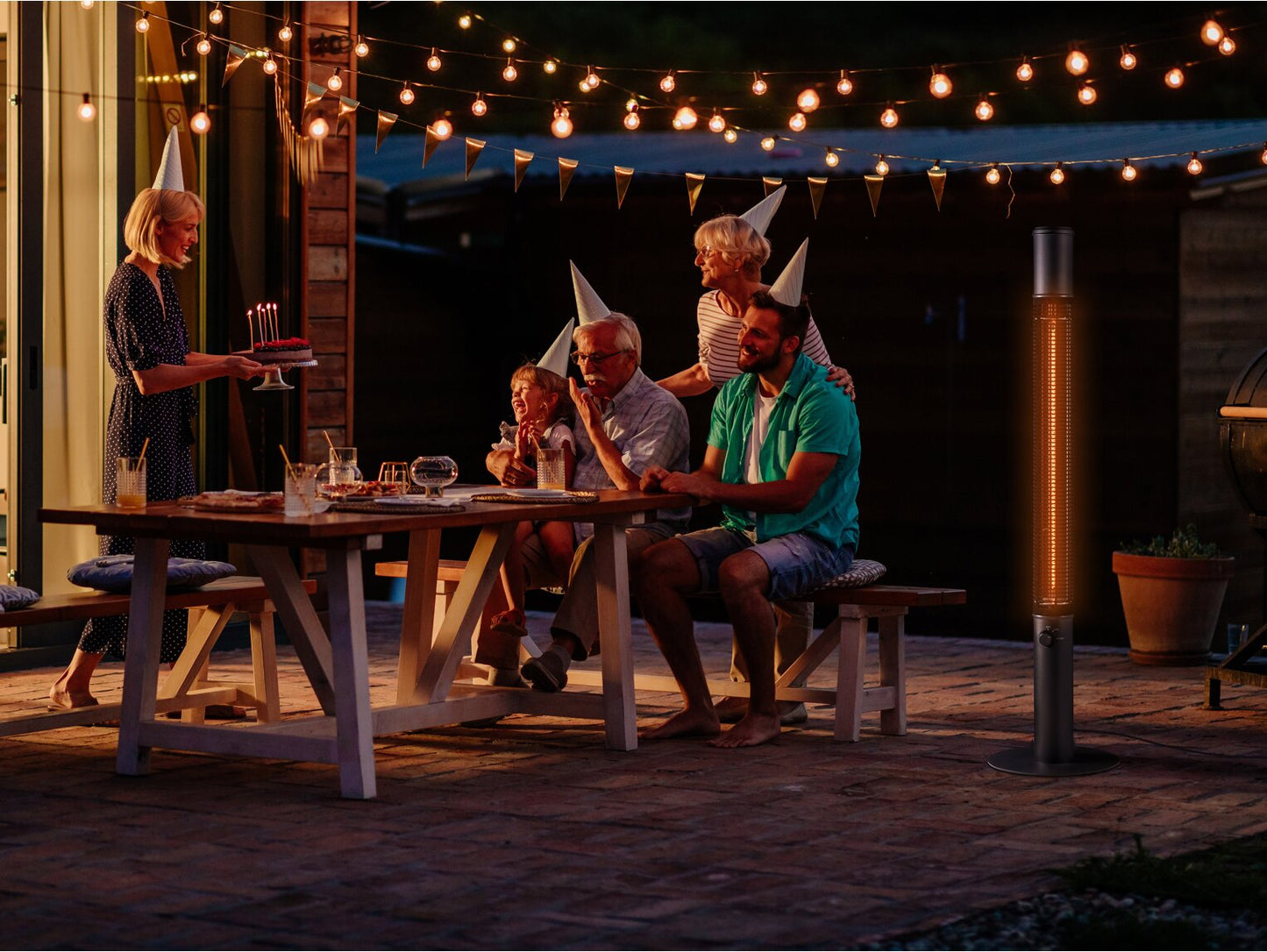 Field & Flame Carmanah 1500W Electric Patio Heater in Black