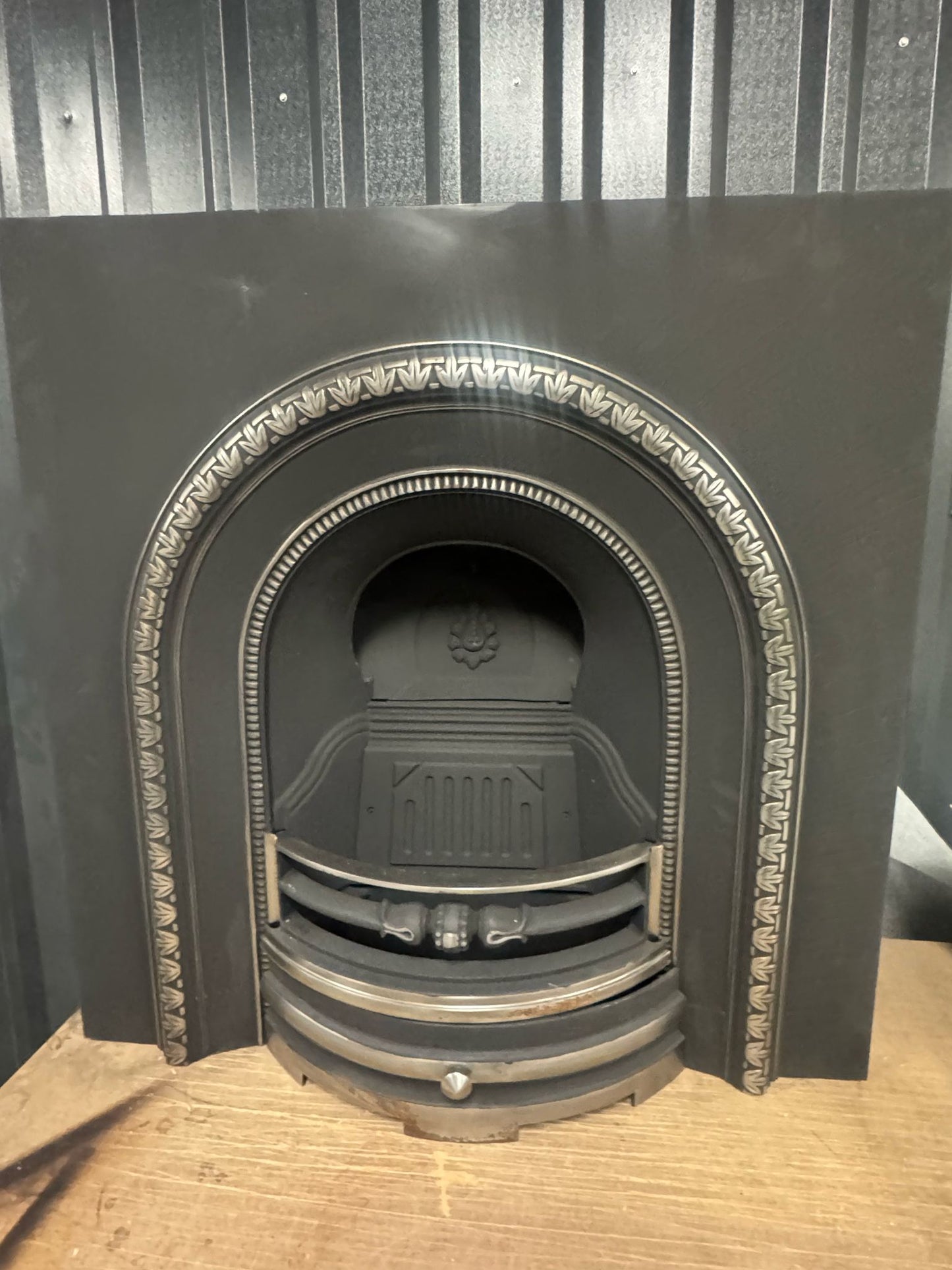 Paul Agnew - Classic Cast Iron Back Panel - Vintage Period Style Fireplace Open Fire